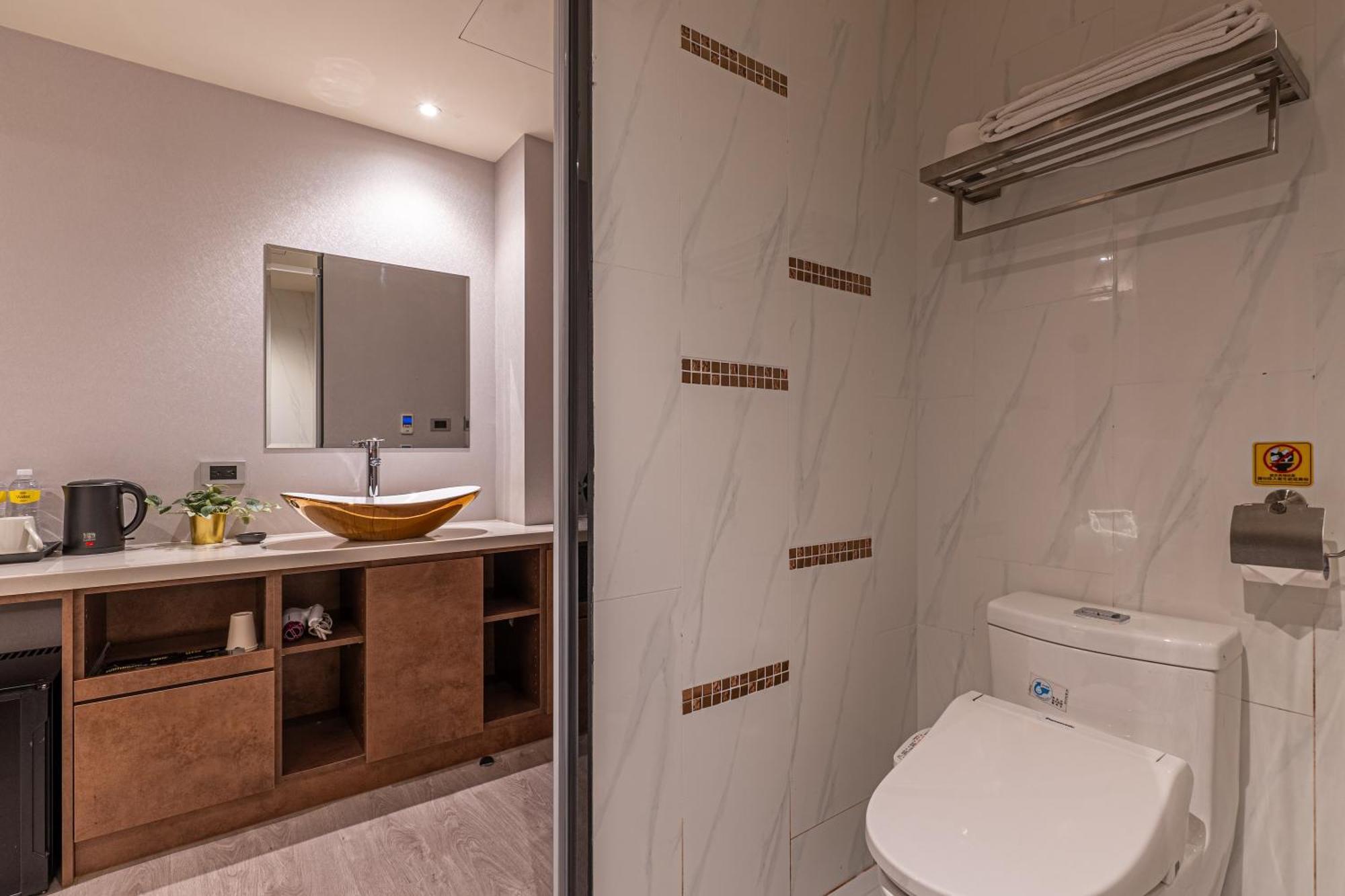 Check Inn Taichung Qinghai Exterior photo