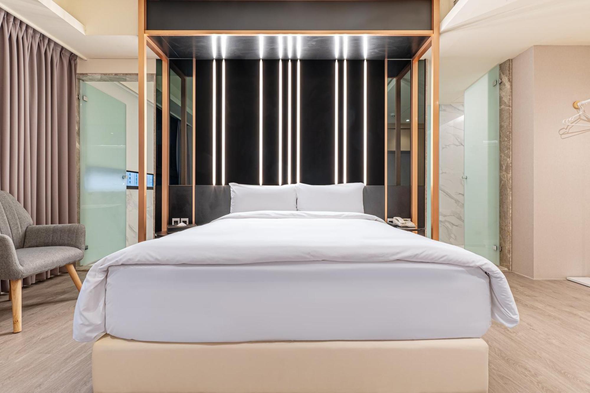 Check Inn Taichung Qinghai Exterior photo
