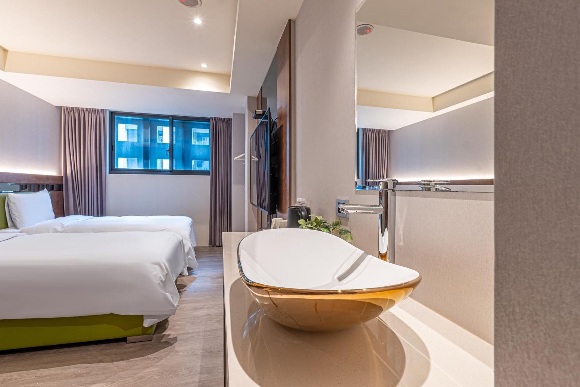 Check Inn Taichung Qinghai Exterior photo