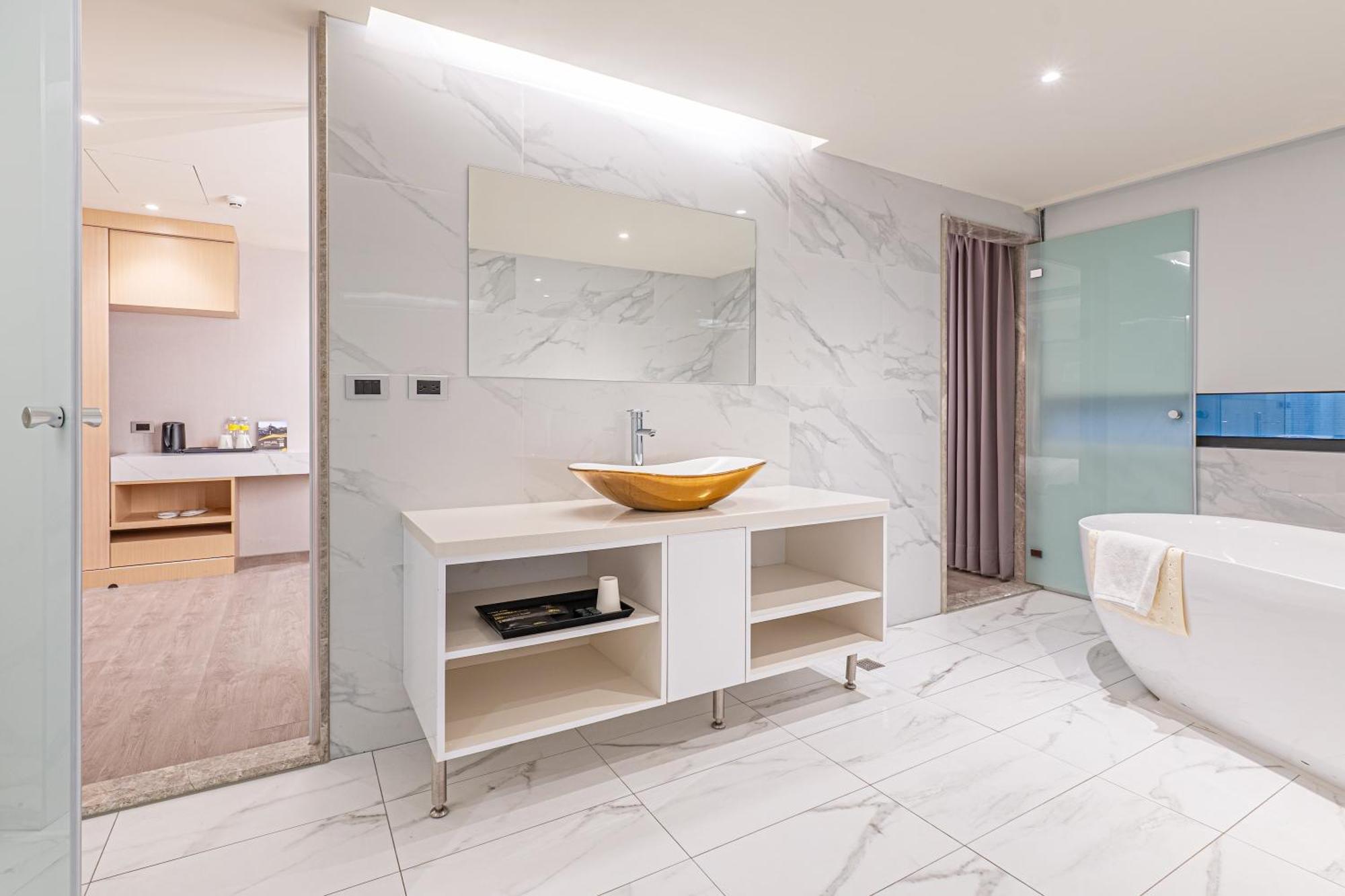 Check Inn Taichung Qinghai Exterior photo